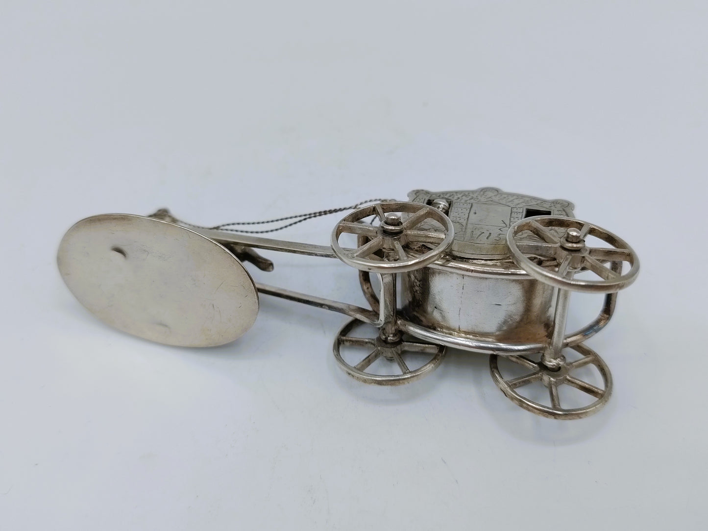 Zilveren miniatuur postkoets J.S. Zwanenburg & Zn, Sneek, 19e eeuws