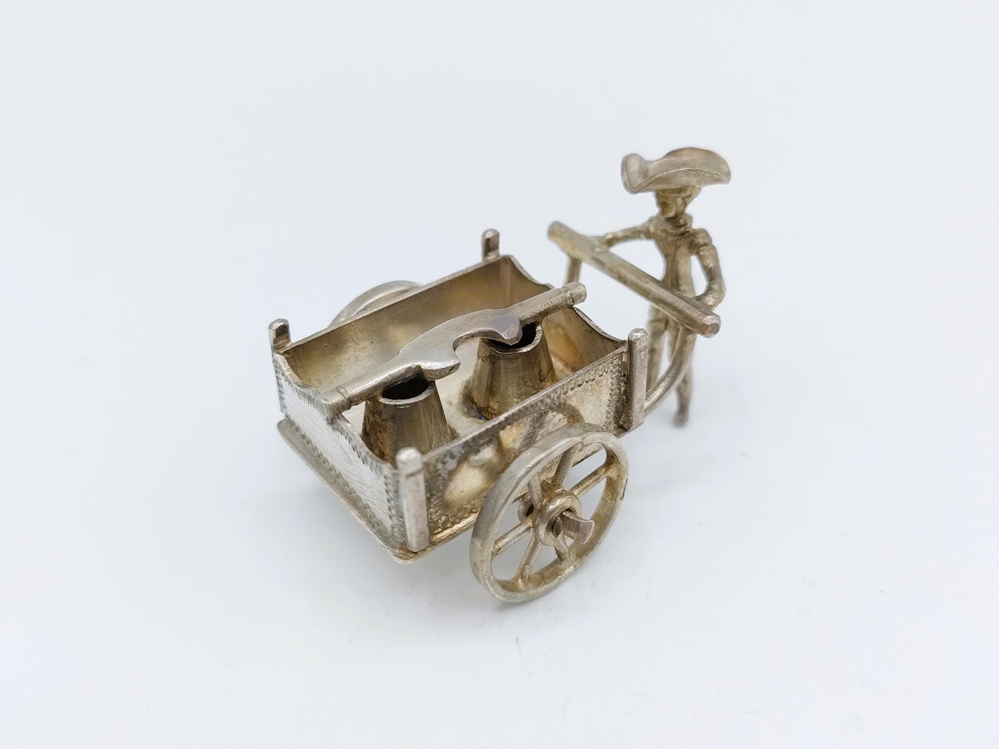 Zilveren miniatuur melkboer,  A.F. Westerwaal, Amsterdam, ca. 1910
