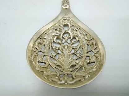 Zilveren suikerstrooilepel,  H. Hooijkaas, Schoonhoven, 1929