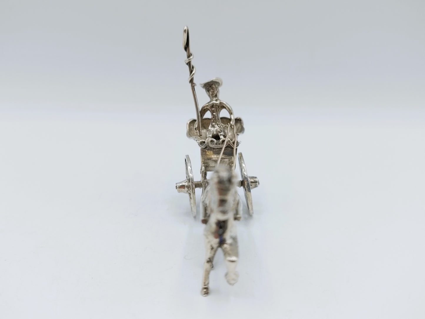 Zilveren miniatuur sjees met paard en koetsier, Nederland, ca. 1900