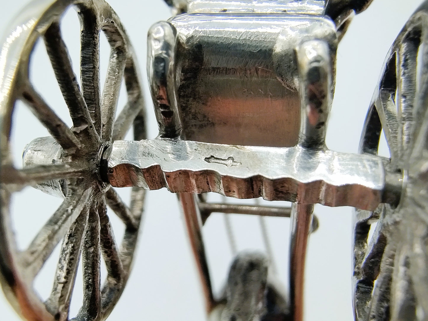 Zilveren miniatuur sjees met paard en koetsier, Nederland, ca. 1900
