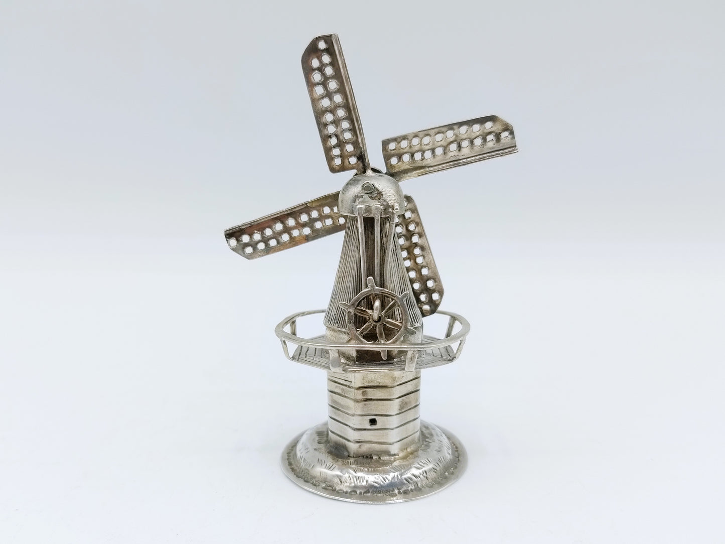 Zilveren miniatuur stellingmolen, H. Hooijkaas,  Schoonhoven, ca. 1900