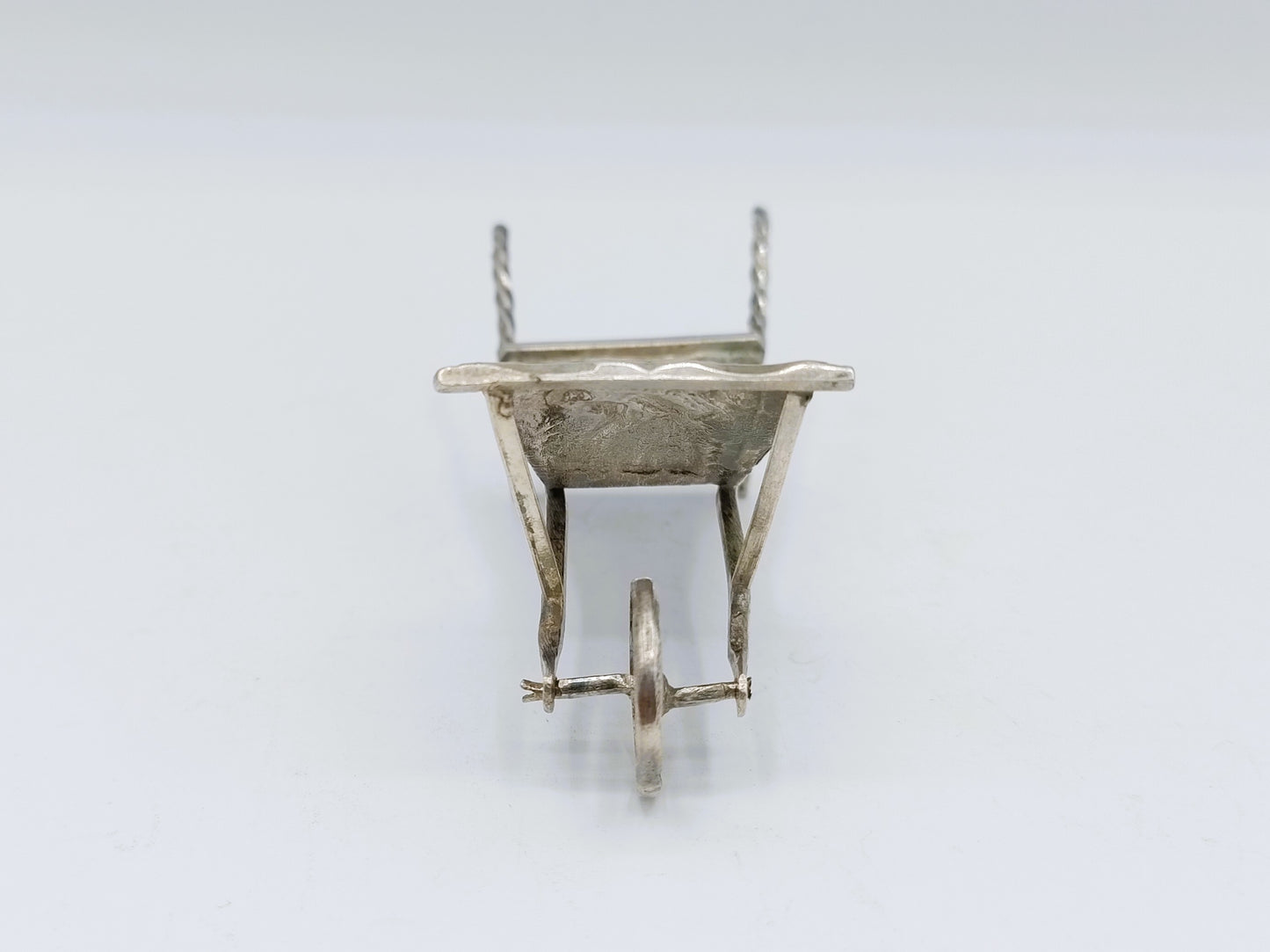 Zilveren miniatuur kruiwagen, H. Hooijkaas, Schoonhoven, ca. 1910