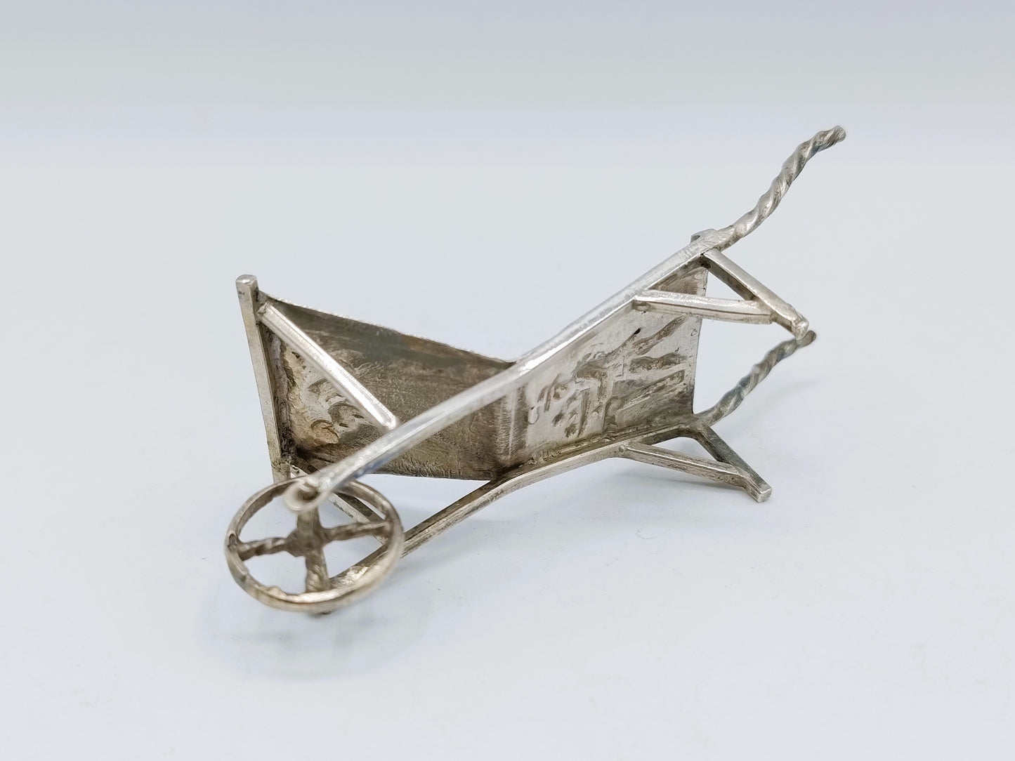 Zilveren miniatuur kruiwagen, H. Hooijkaas, Schoonhoven, ca. 1910