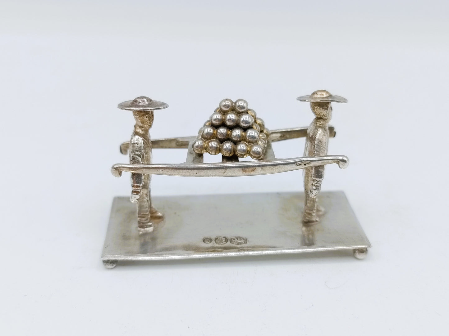 Zilveren miniatuur kaasdragers, J. Mes, Hoorn, 1916