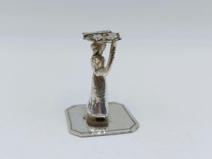 Zilveren miniatuur visverkoopster, J. Postmus, Amsterdam, ca. 1910