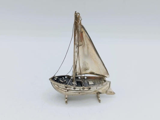Zilveren miniatuur vissersboot, J. Markus N.V., Amsterdam, vanaf 1965