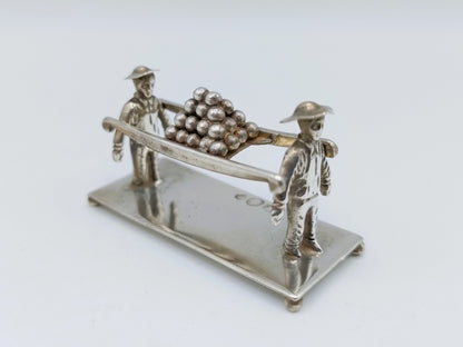 Zilveren miniatuur kaasdragers, J. Mes, Hoorn, 1916