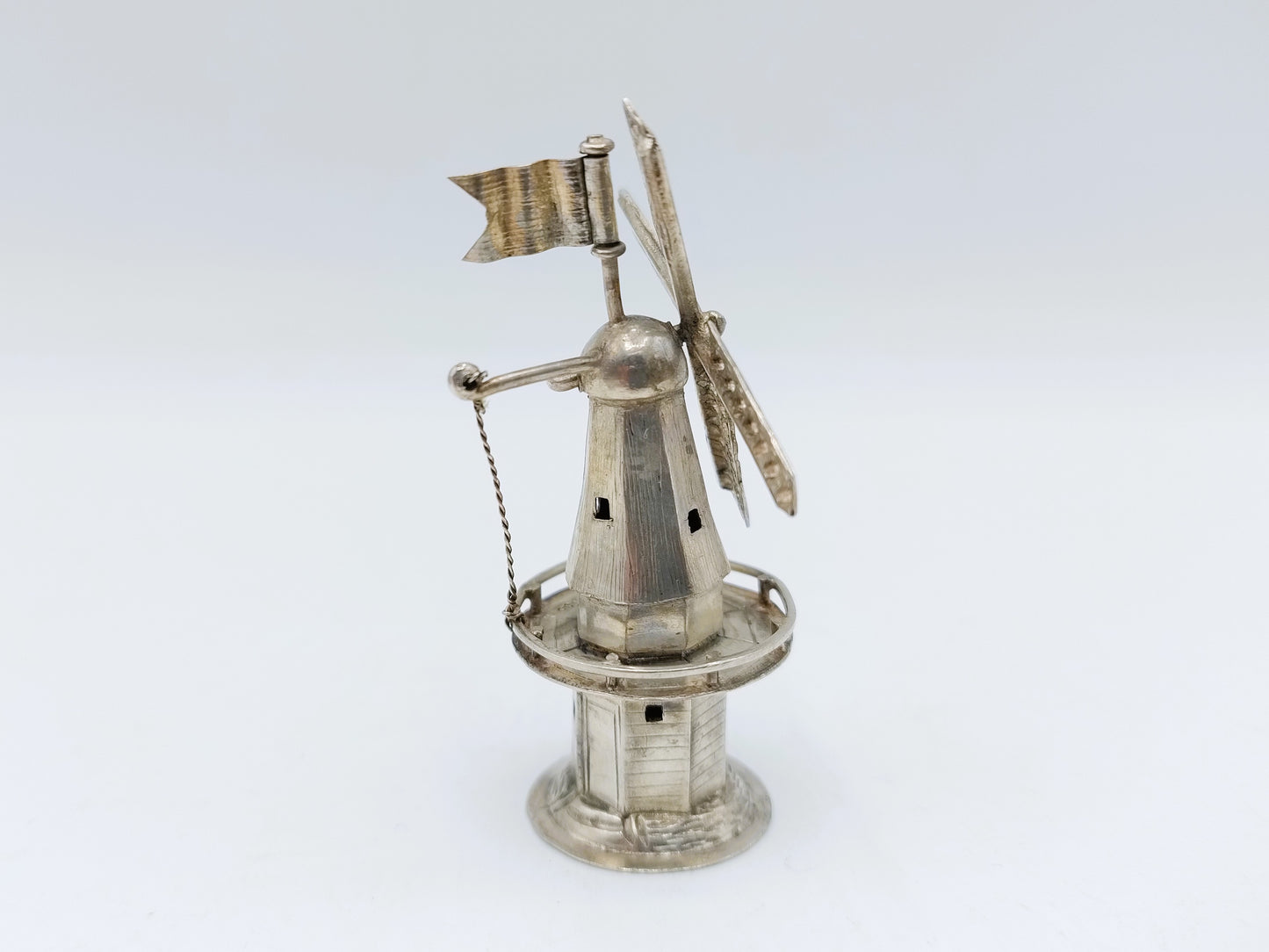 Zilveren miniatuur stellingmolen, J. van Dijk, Hoorn, ca. 1910