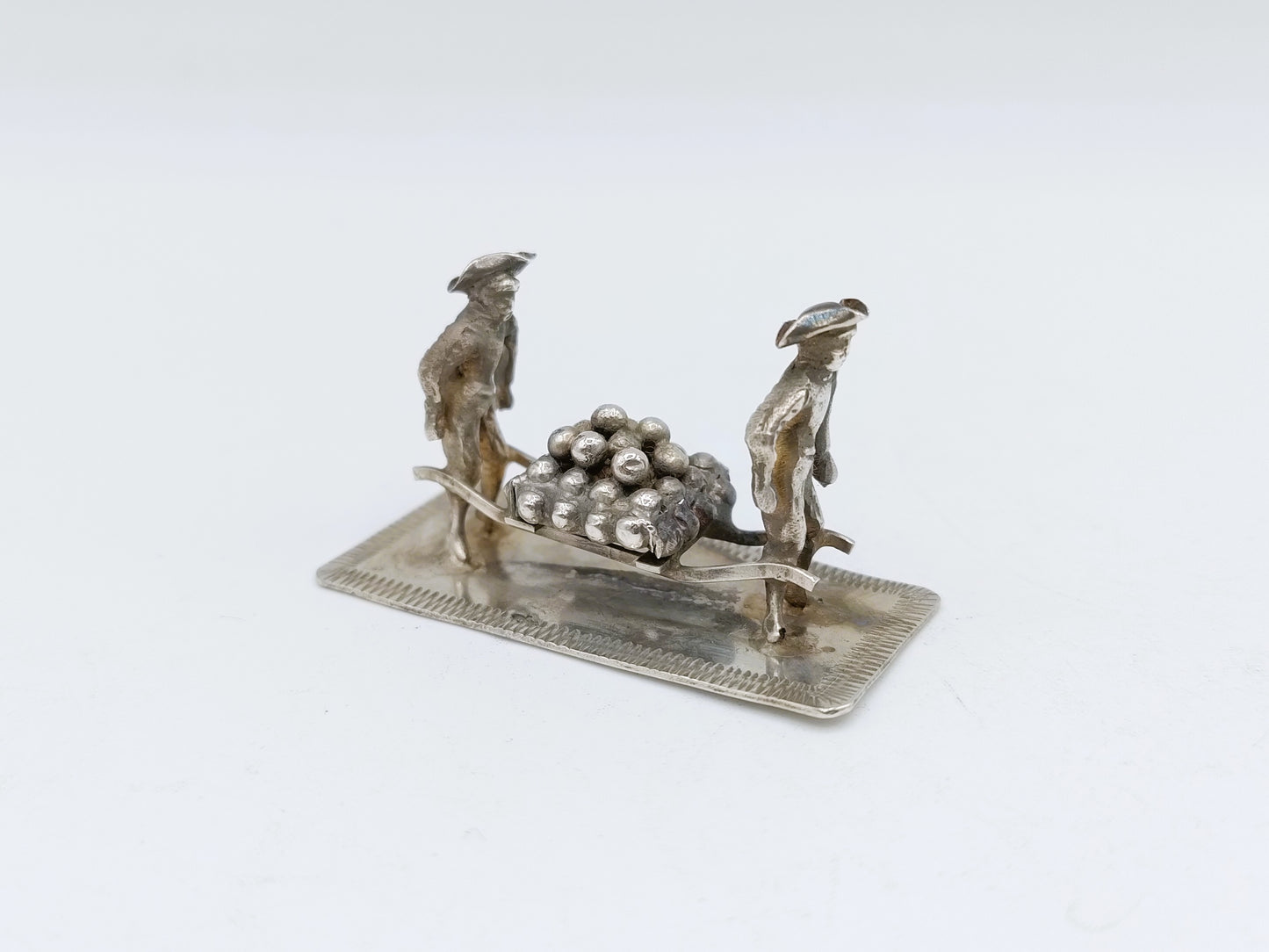 Zilveren miniatuur Alkmaarse kaasdragers, 19e eeuw