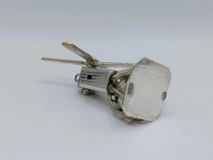 Zilveren miniatuur wipmolen met pseudokeuren, 19e eeuw