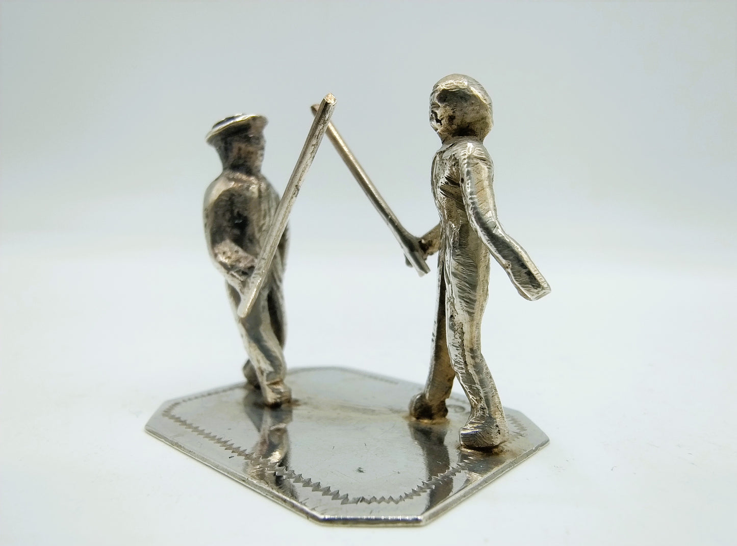 Zilveren miniatuur stokvechters, J. Postmus, Hoorn, 1916