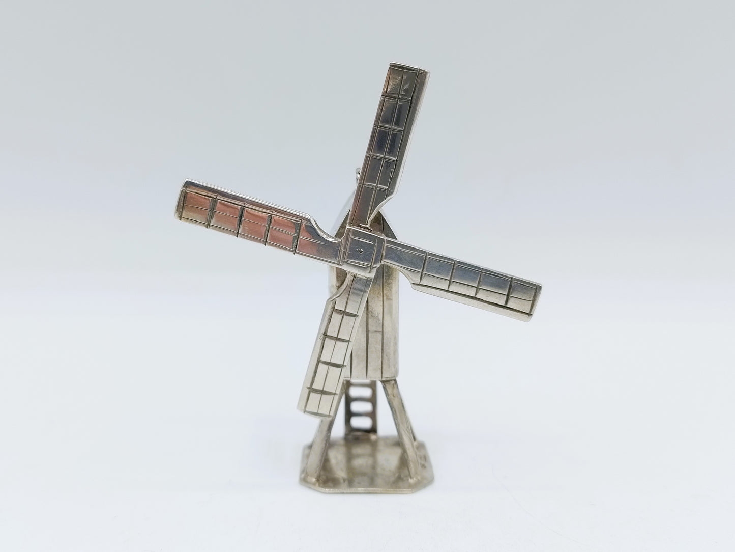 Zilveren miniatuur wipmolen, J.S. Zwanenburg & Zn, Sneek, ca. 1880