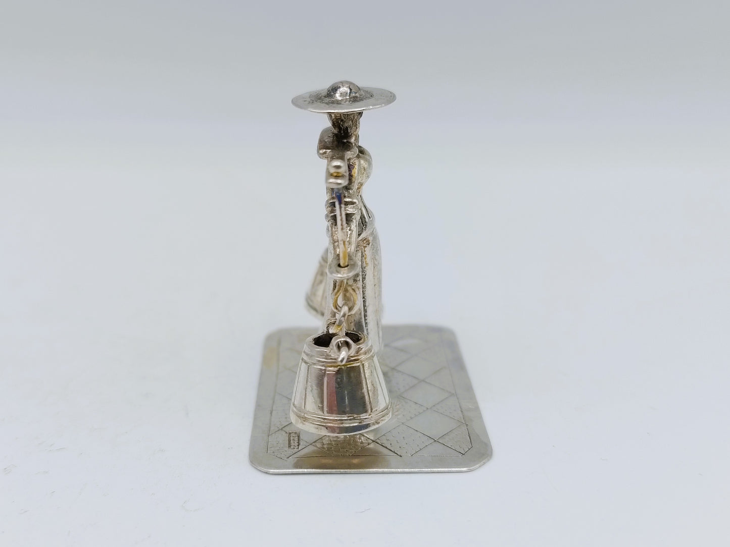 Zilveren miniatuur waterdraagster, J.S. Zwanenburg & Zn,  Sneek, ca. 1890
