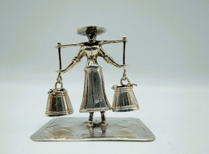 Zilveren miniatuur waterdraagster, J.S. Zwanenburg & Zn,  Sneek, ca. 1890