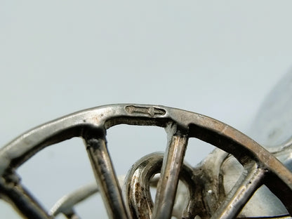 Zilveren miniatuur sjees met koetsier, J. van Dijk, Hoorn, ca. 1910