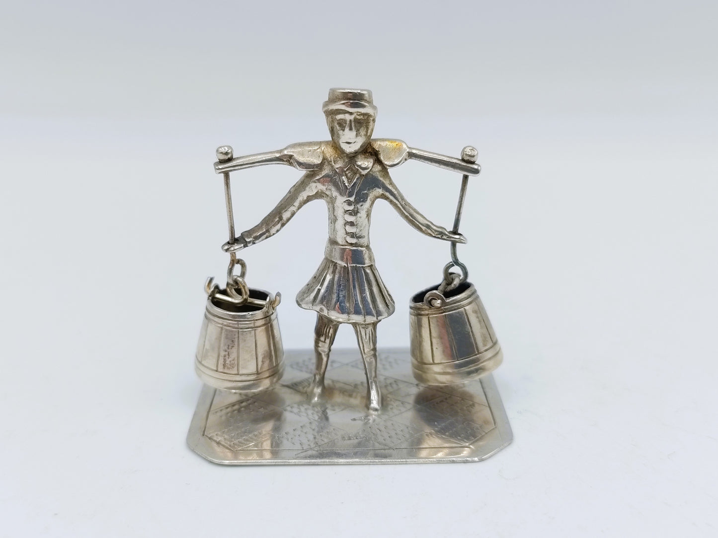 Silberminiatur, Mann mit Joch, J.S. Zwanenburg, Sneek, 1900-1953