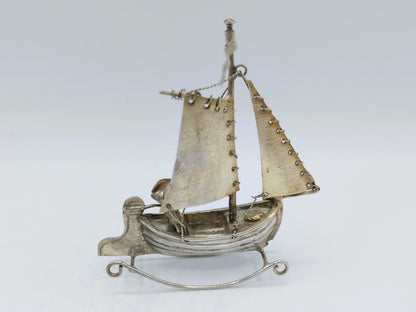 Zilveren miniatuur, tjalk met schipper, 19e eeuws