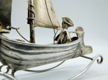 Zilveren miniatuur, tjalk met schipper, 19e eeuws