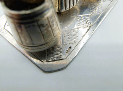 Zilveren miniatuur, boerin met melkemmers, J.S. Zwanenburg, Sneek, ca. 1920
