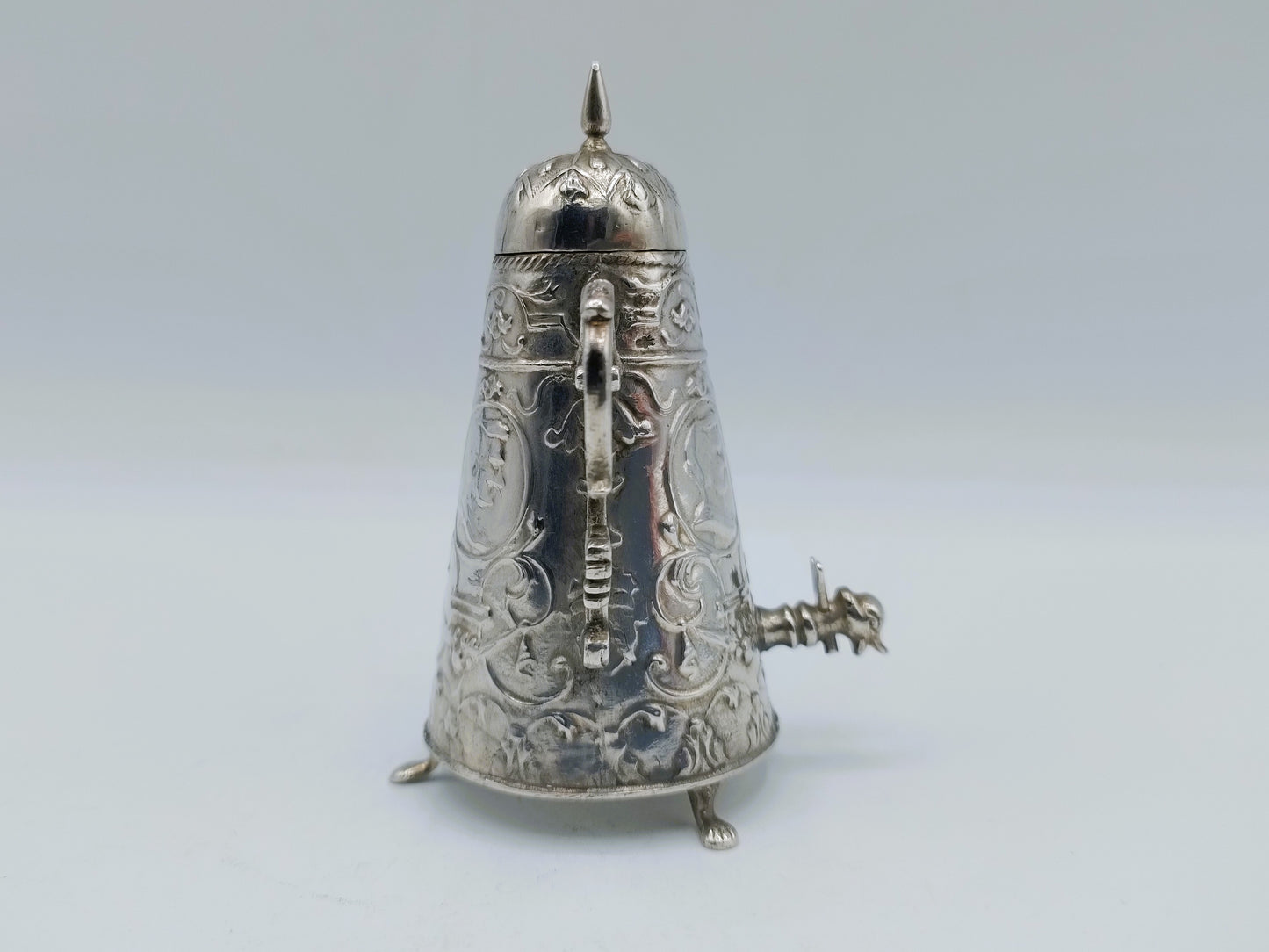 Zilveren miniatuur koffiekan met kraantje, H. Hooijkaas, Schoonhoven, ca. 1895