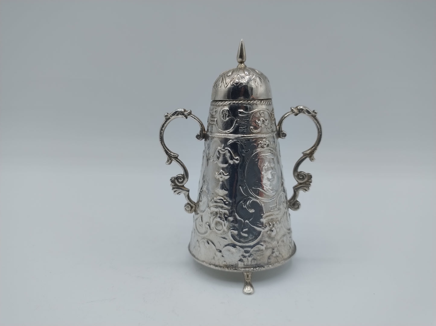 Zilveren miniatuur koffiekan met kraantje, H. Hooijkaas, Schoonhoven, ca. 1895