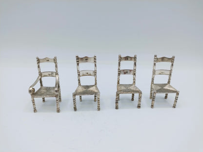 Set van 4 antiek zilveren miniatuur stoelen, J.S. Zwanenburg, Sneek, ca. 1920