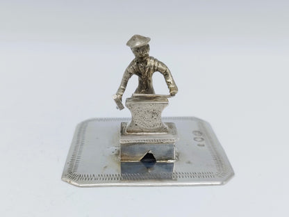Zilveren miniatuur smid, J. Postmus, Hoorn, 1906