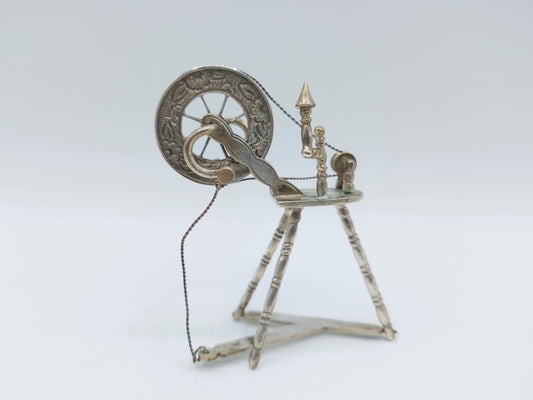 Zilveren miniatuur spinnenwiel, J.S. Zwanenburg, Sneek, ca. 1920