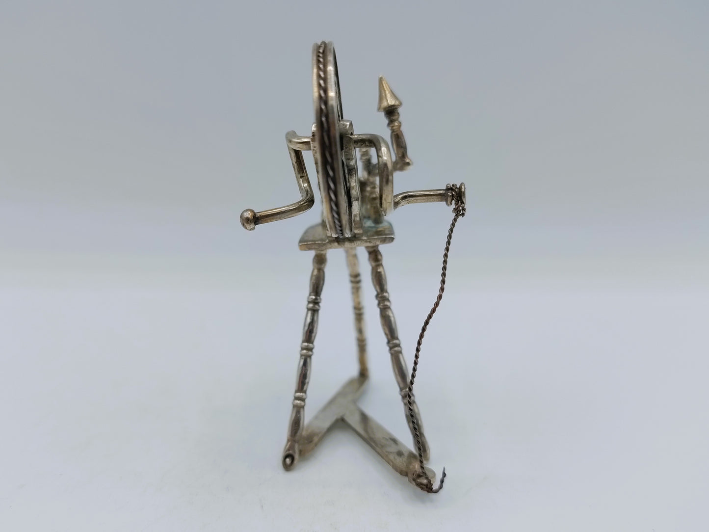 Zilveren miniatuur spinnenwiel, J.S. Zwanenburg, Sneek, ca. 1920