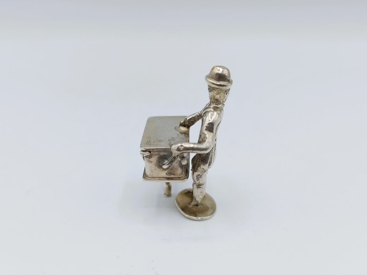 Zilveren miniatuur draagorgelspeler, H. Hooijkaas, Schoonhoven ca. 1950