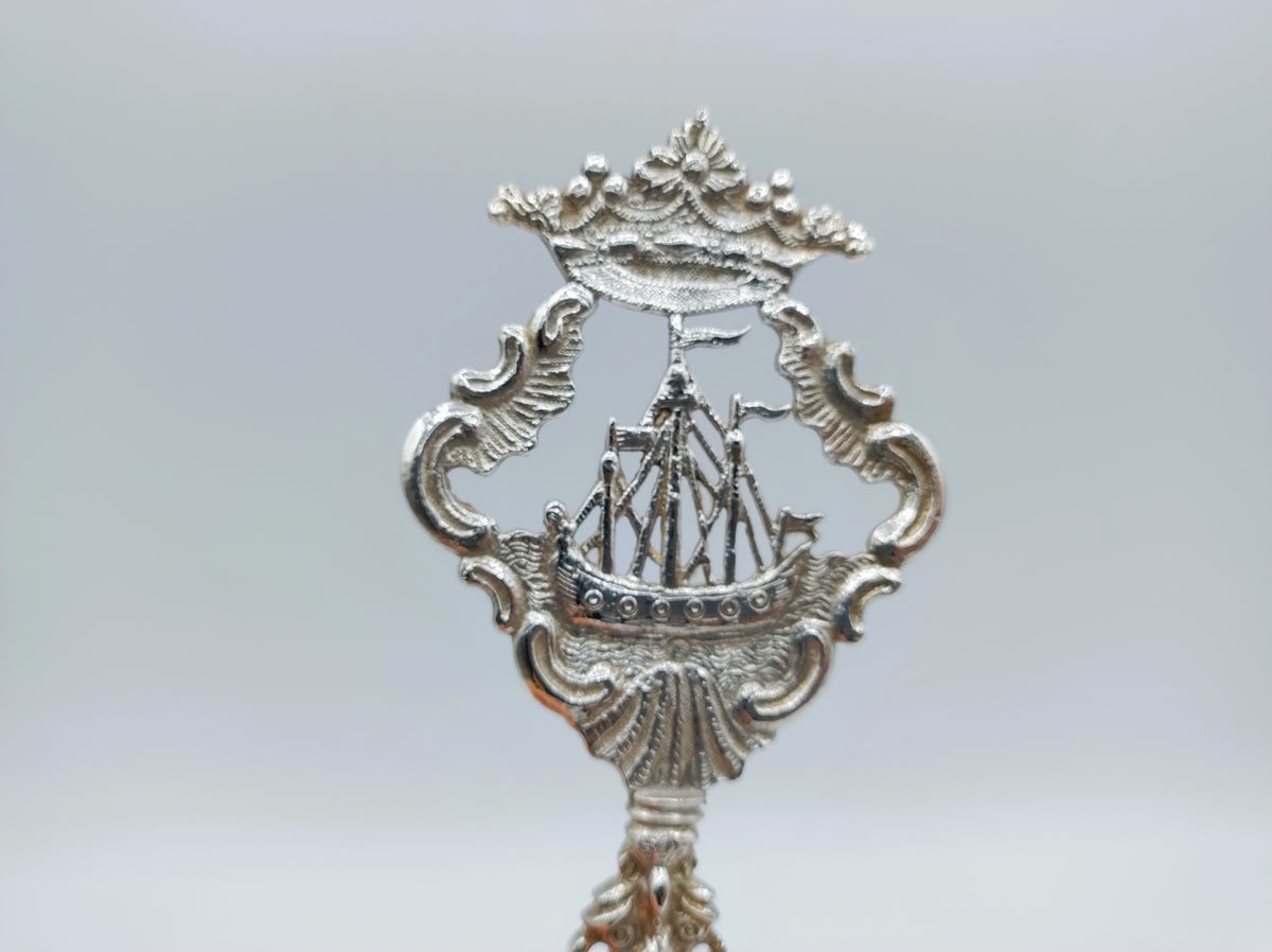 Zilveren sierlepel met zeilschip, C. Rietveld, Schoonhoven, 1894