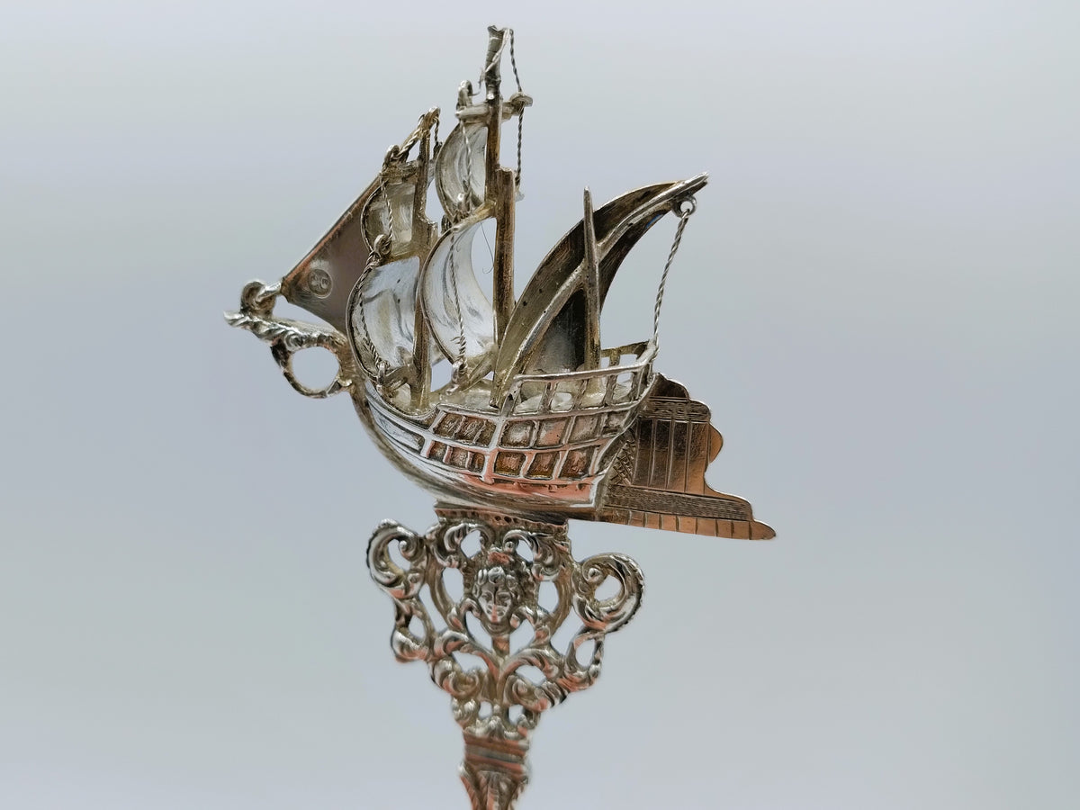 Zilveren sierlepel met VOC schip, Gebr. Niekerk, Groningen, 1912
