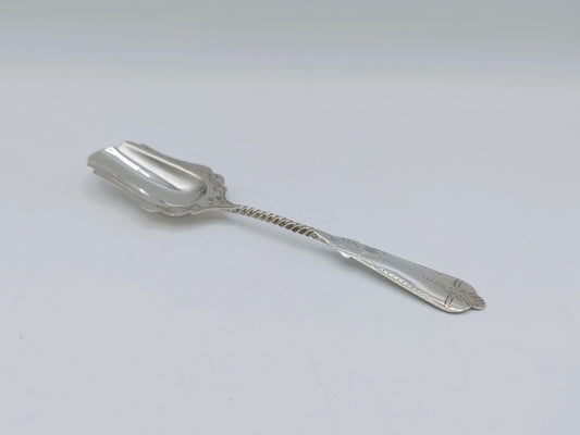 Zilveren suikerlepel, fa. Wed. A. Pluut, Schoonhoven, 1918