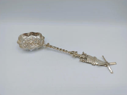 Zilveren strooilepel, C. Schoorl, Zaandijk, ca. 1900