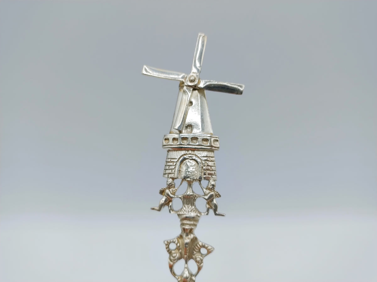 Zilveren strooilepel, C. Schoorl, Zaandijk, ca. 1900