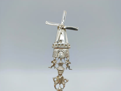 Zilveren strooilepel, C. Schoorl, Zaandijk, ca. 1900