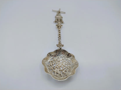 Zilveren strooilepel, C. Schoorl, Zaandijk, ca. 1900