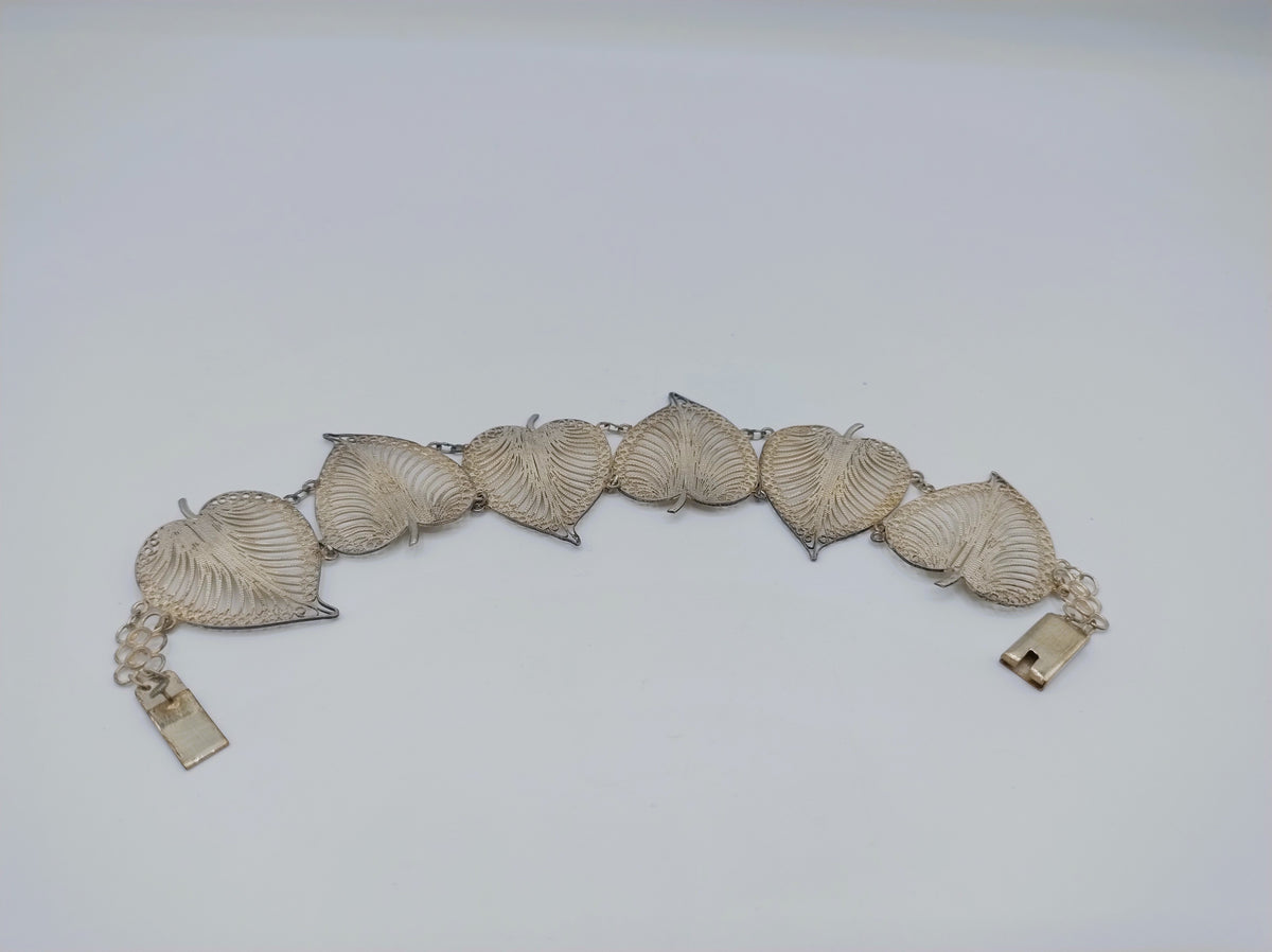 Zilveren filigrain armband met rij bladvormige schakels en rechthoekige sluiting