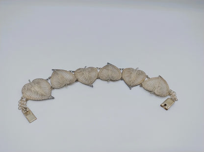 Zilveren filigrain armband met rij bladvormige schakels en rechthoekige sluiting