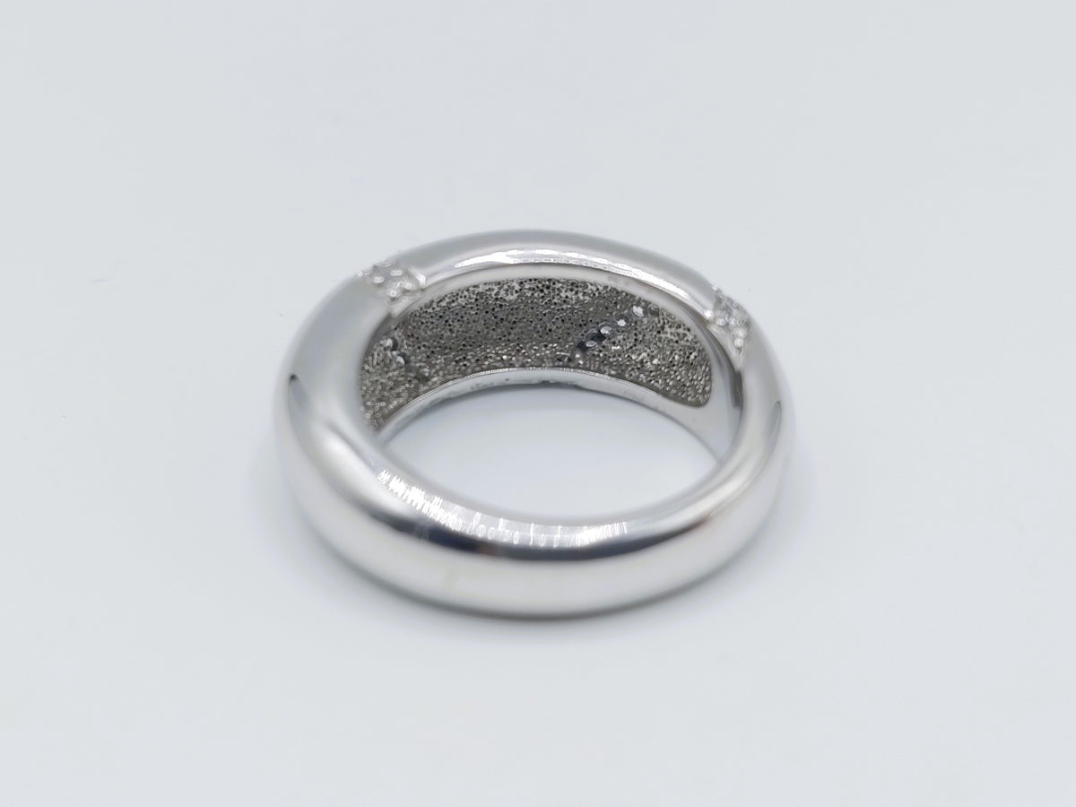 Zilveren ring met glanzende binnenband, gegraveerd
