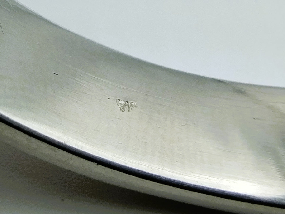 Zilveren armband met 925-keurmerk, close-up van gestempelde markering