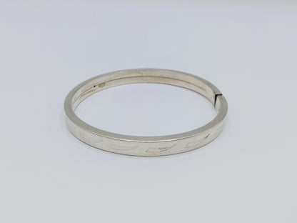 Zilveren armband (open) met ingesneden golfmotief, vintage stijl