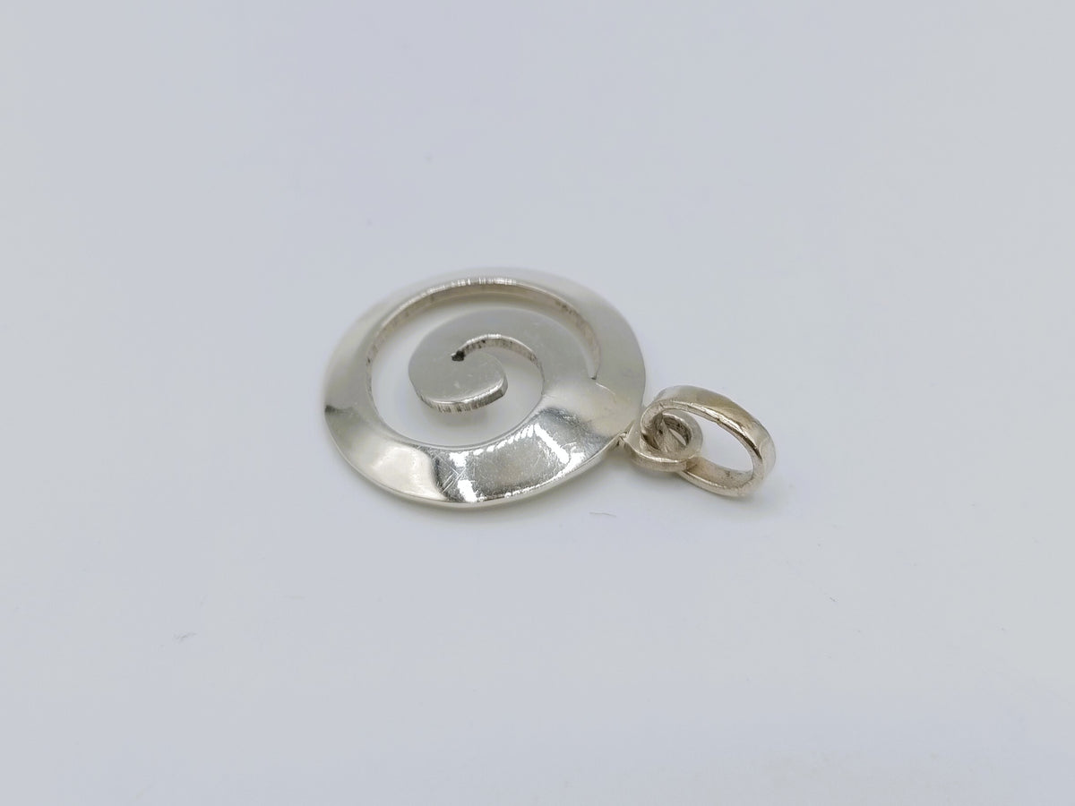 Zilveren 925 spiraal hanger met oogje aan de bovenkant