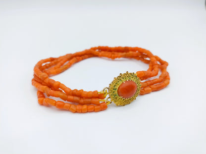 Bloedkoralen armband met gouden slot, 20 cm