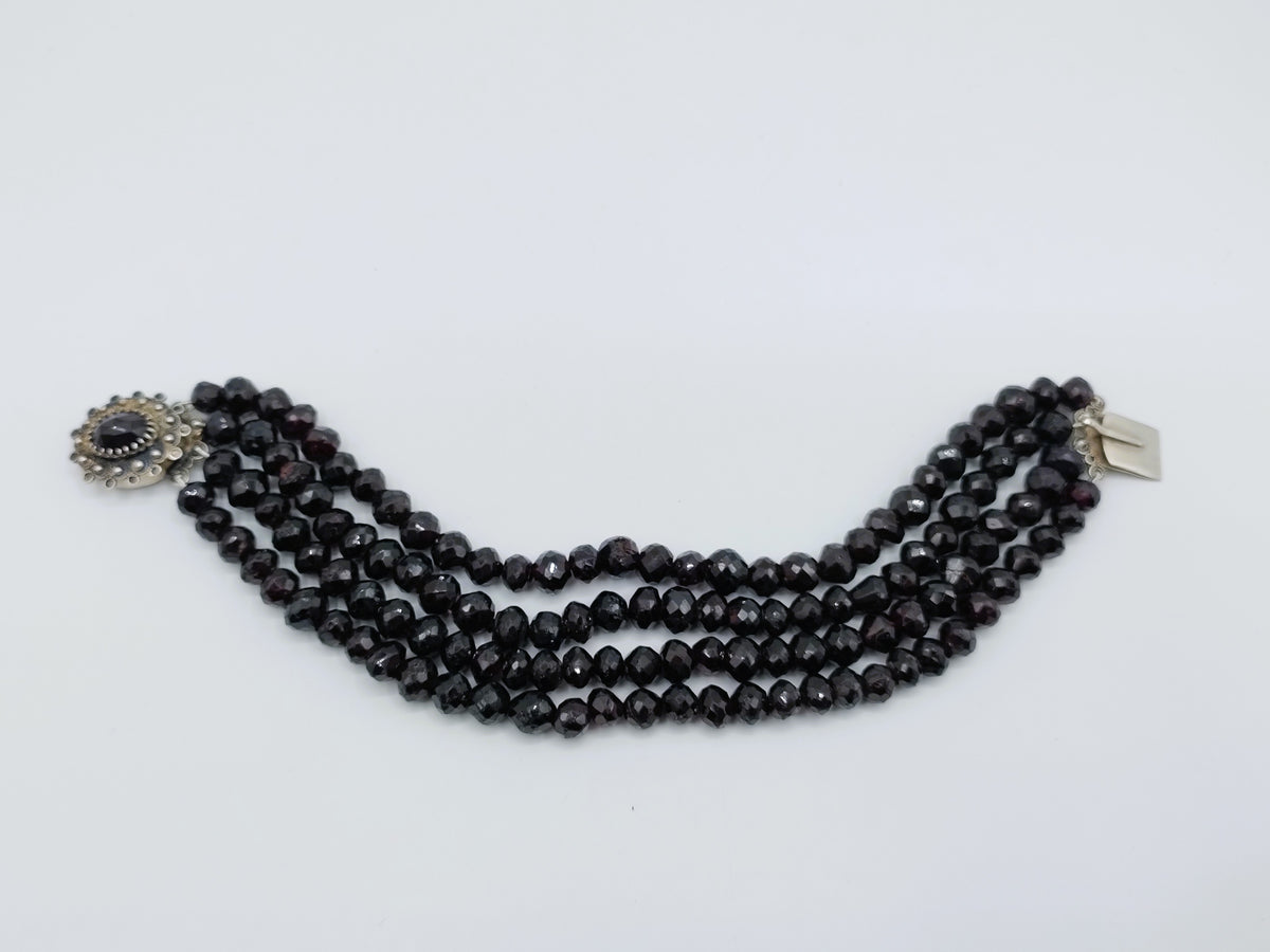 Granaten armband met zilveren slot, 21 cm