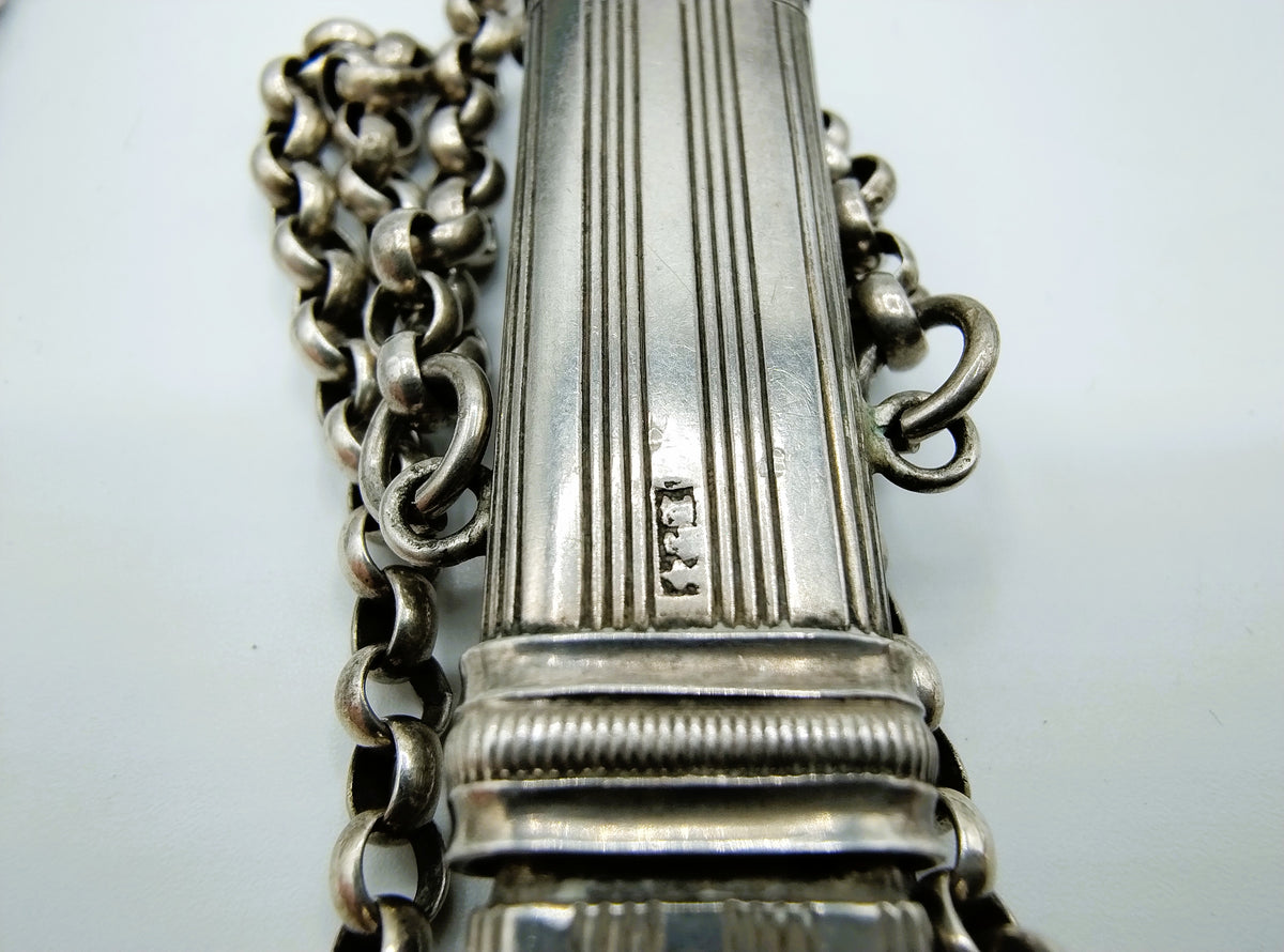 Zilveren chatelaine, 18e en 19e eeuws. o.a. J. van den Berg, Schoonhoven, 1824