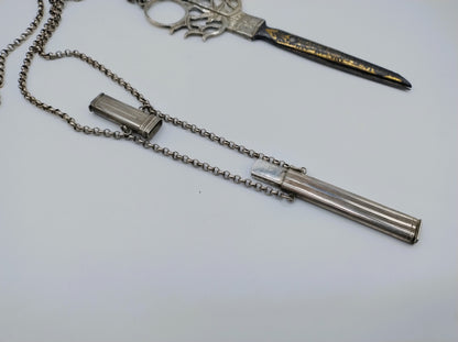 Zilveren chatelaine, 18e en 19e eeuws. o.a. J. van den Berg, Schoonhoven, 1824