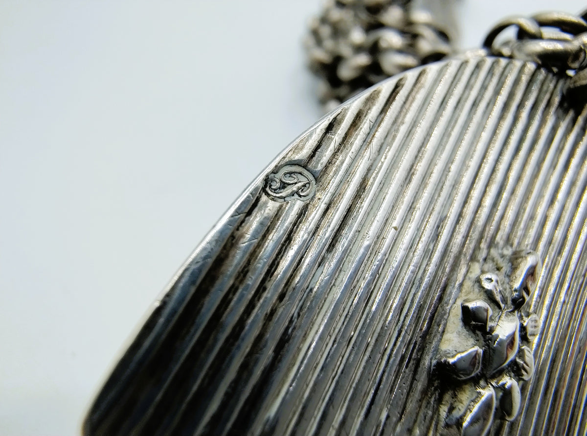 Zilveren chatelaine, 18e en 19e eeuws. o.a. J. van den Berg, Schoonhoven, 1824
