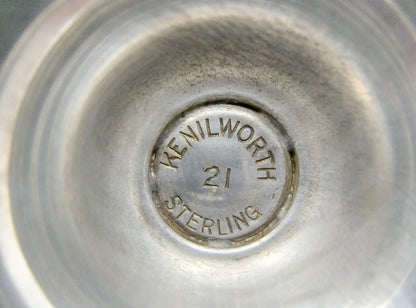 Zilveren bodemstempel met 'KENILWORTH' en 'STERLING 925'